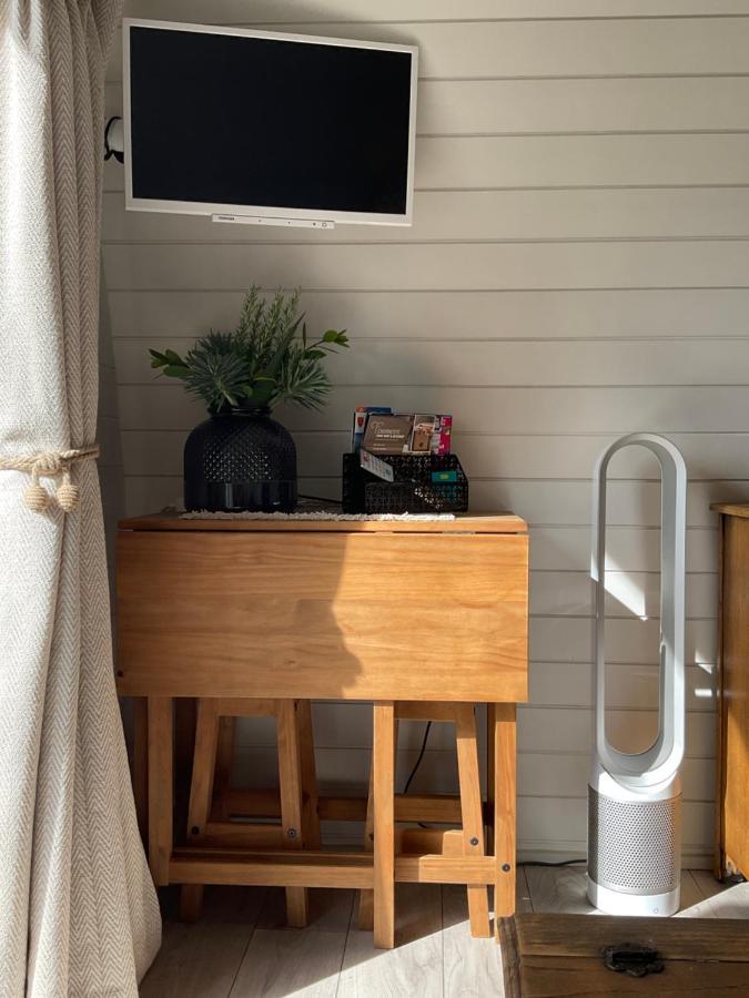 ホテル Secluded Cosy Luxury Pod With Wood Fired Hot Tub シュルーズベリー エクステリア 写真
